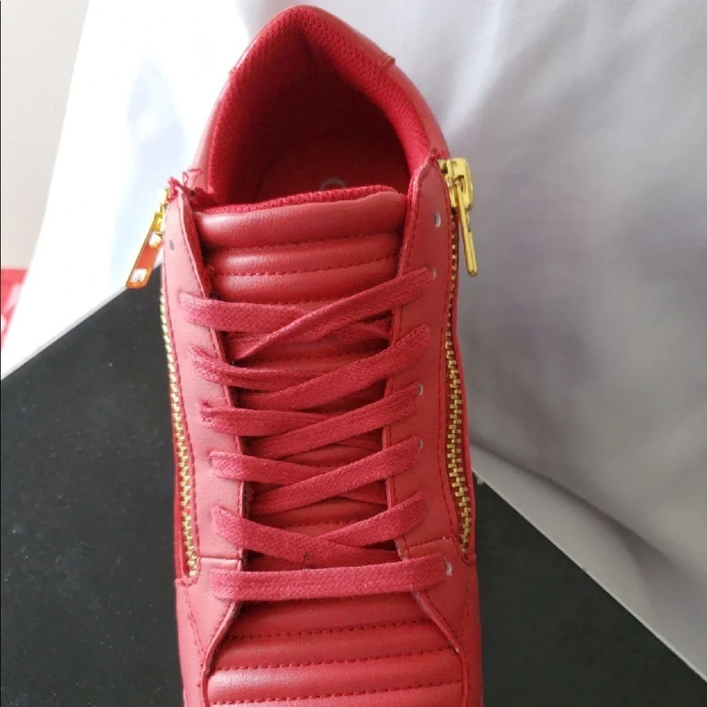 New GUESS Jamrock Medium Red Shoes SZ 9.5